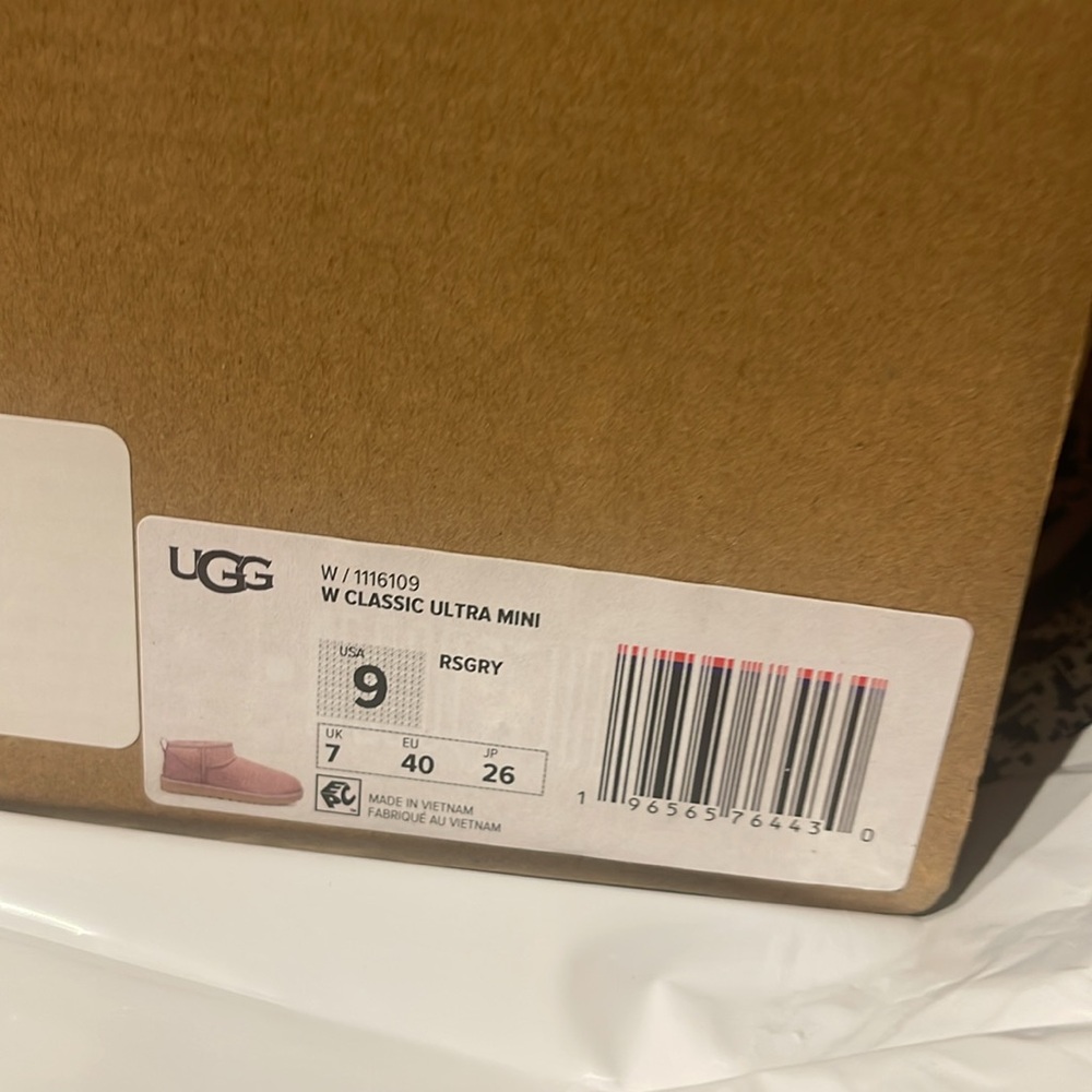 UGG Classic Ultra Mini Boot Pink Suede Ankle Pull On Round Toe, Size 9 - Picture 4 of 9